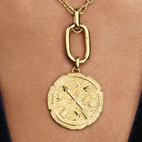 Pandora Gold Textured Pendant with Arrows and Stars - Picture 4 of 4